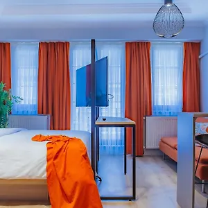 Отель Marcian's Column - Orange And Blue, Стамбул